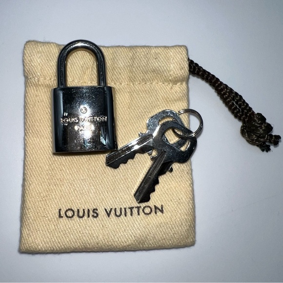 Louis Vuitton Rare Authintic Silver Lock & Keys #439 Comes w/ 2 Silver Keys - Picture 3 of 8